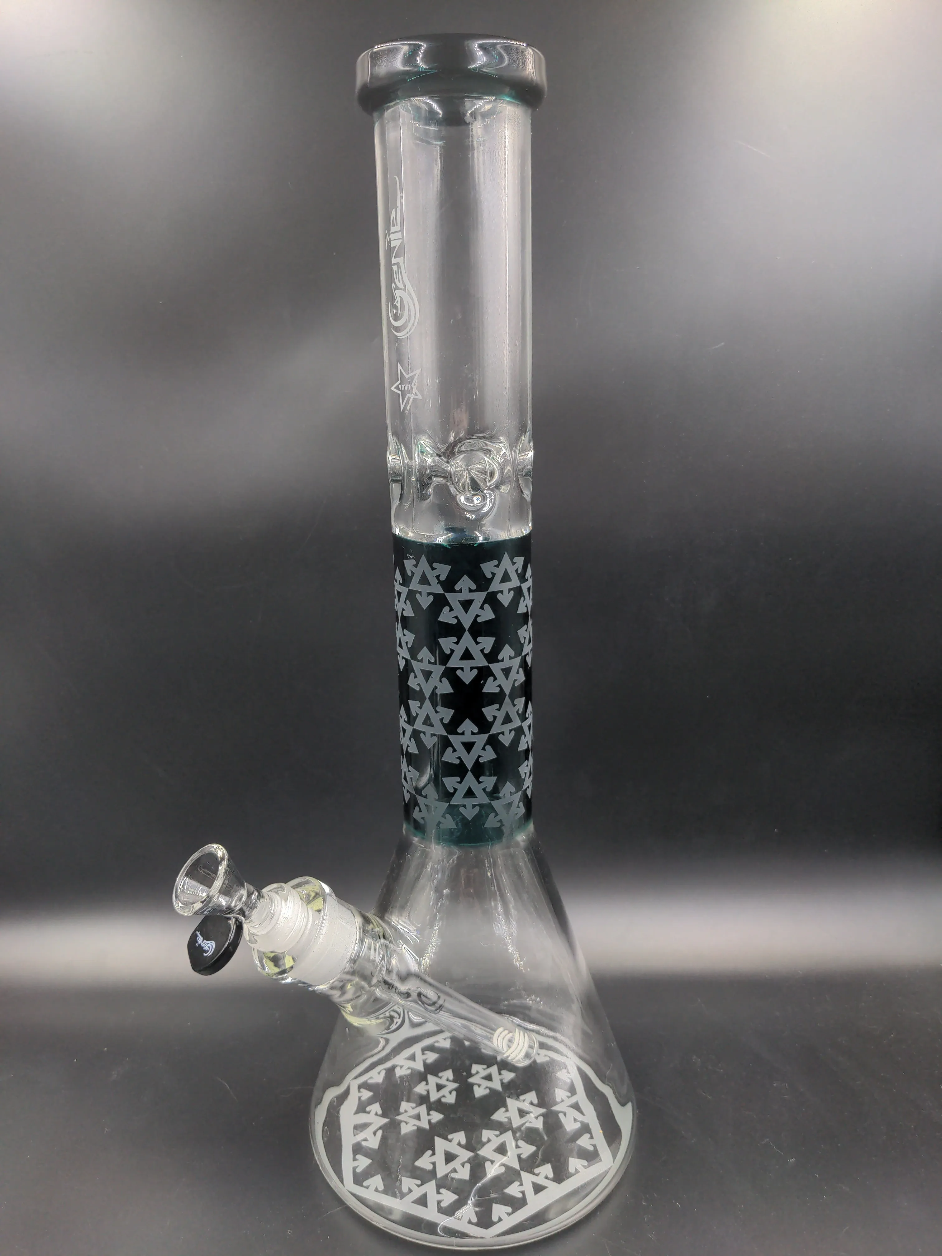 16 Genie 9mm Sandblasted Beaker Bong