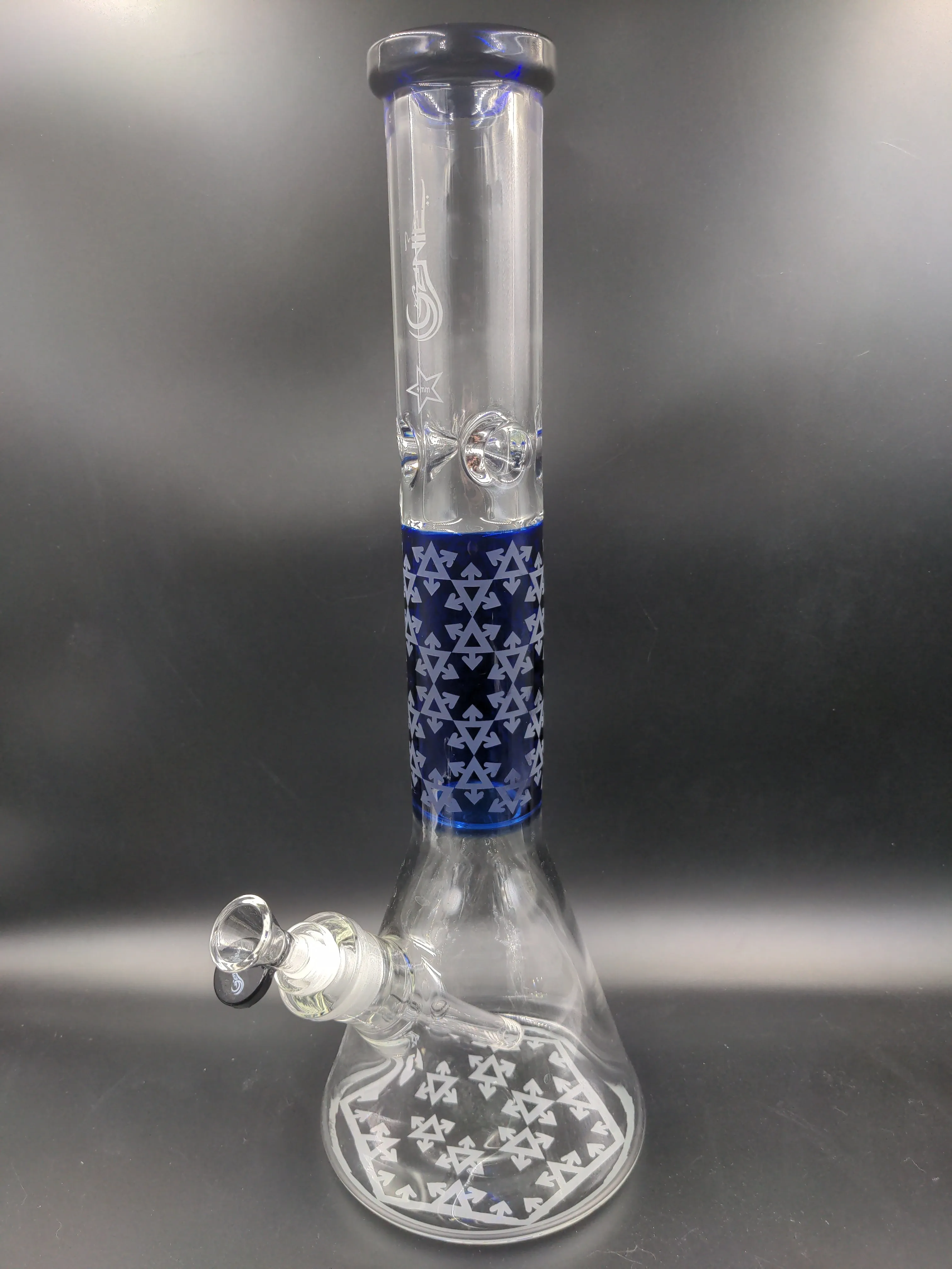 16 Genie 9mm Sandblasted Beaker Bong