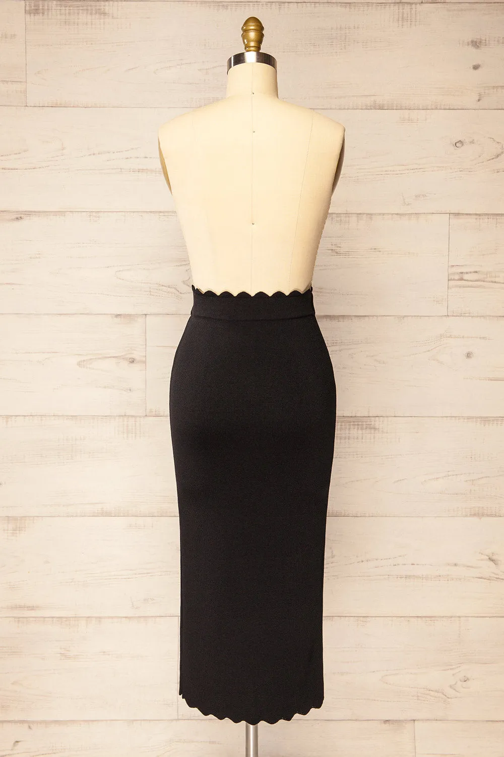 Alphacrest | Fitted Black Skirt w/ Scalloped Hem