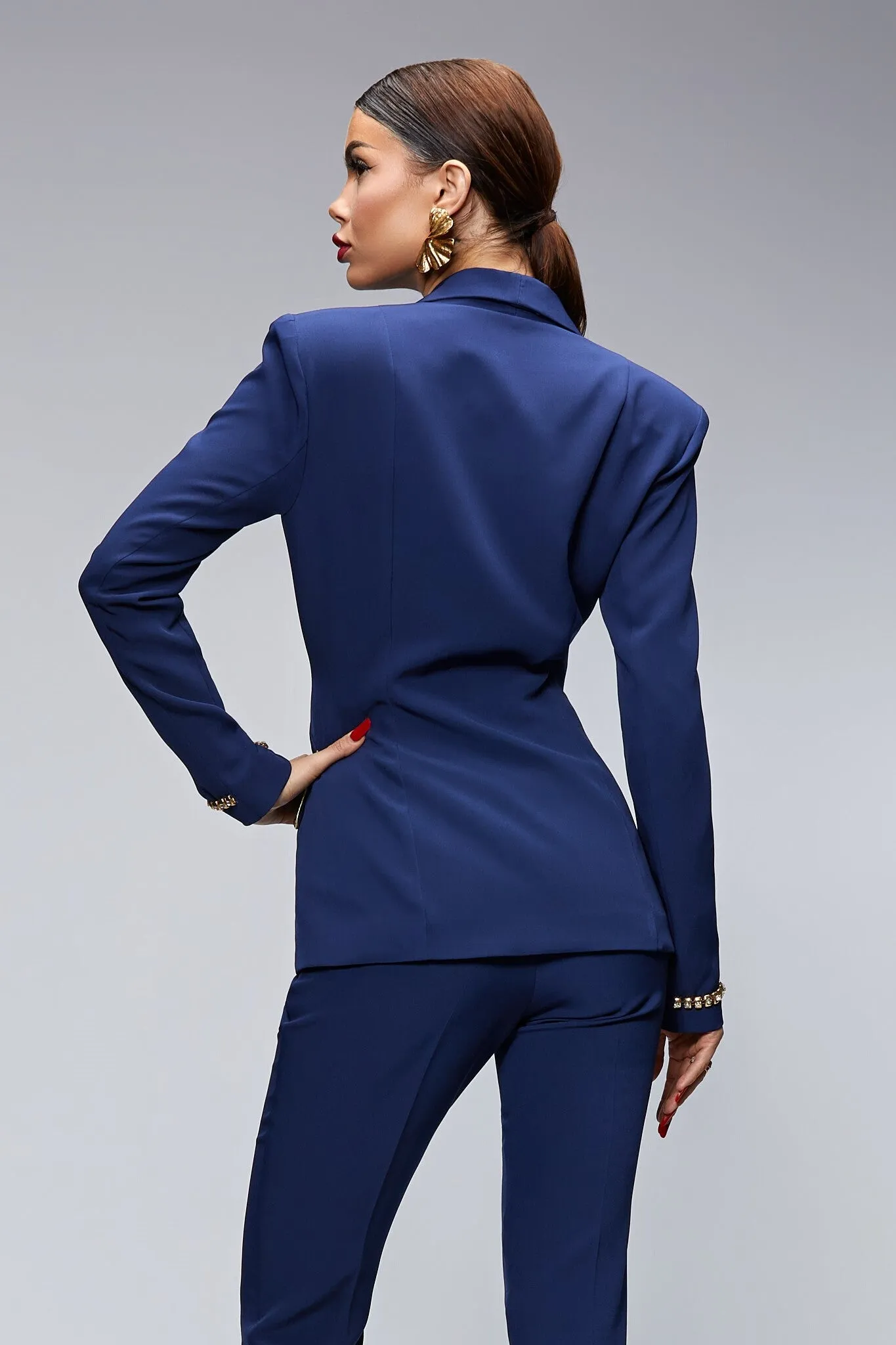 Completo tailleur elegante blu notte Bby con rifiniture dorate