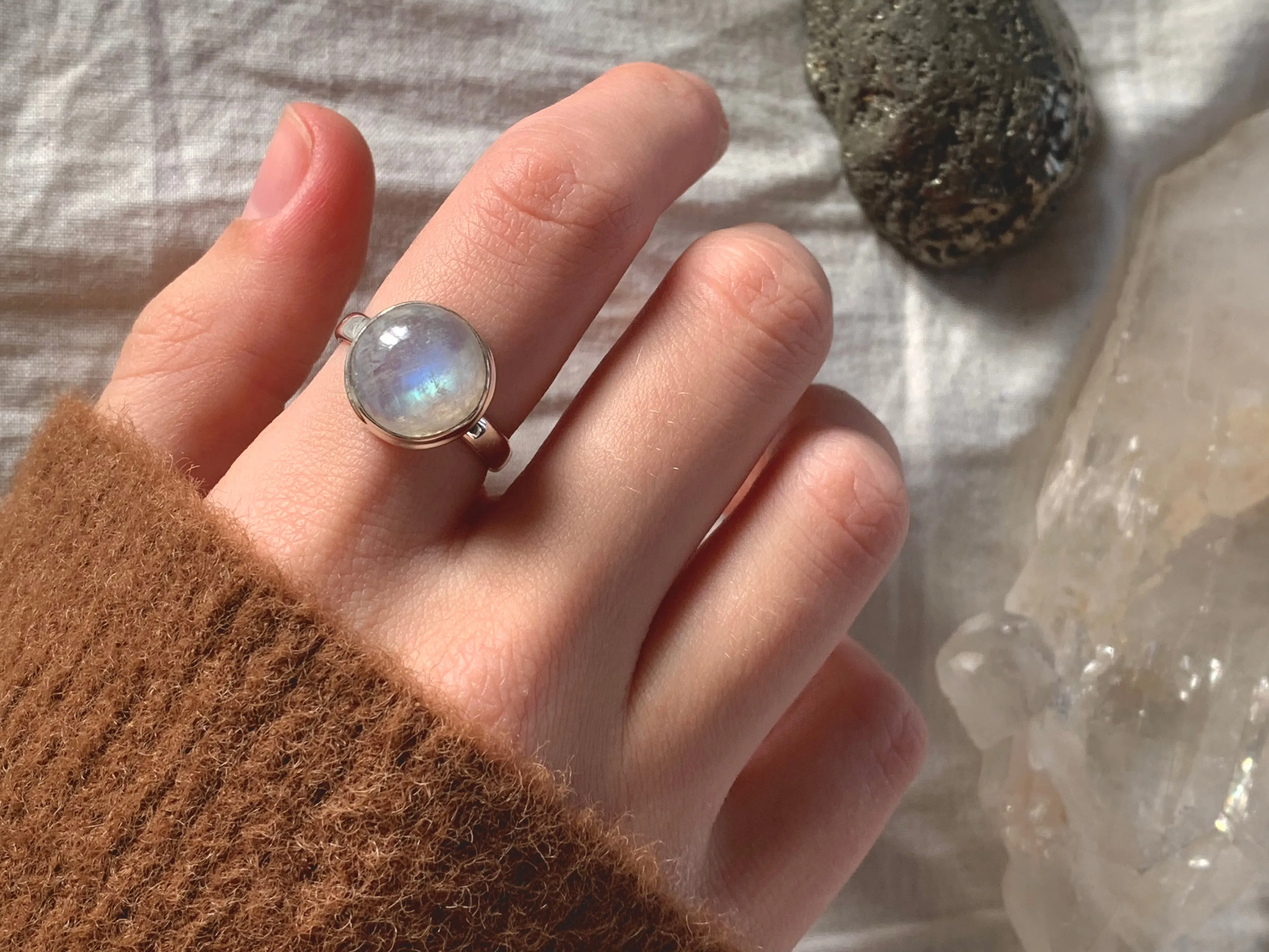 Moonstone Ari Ring - Small Round