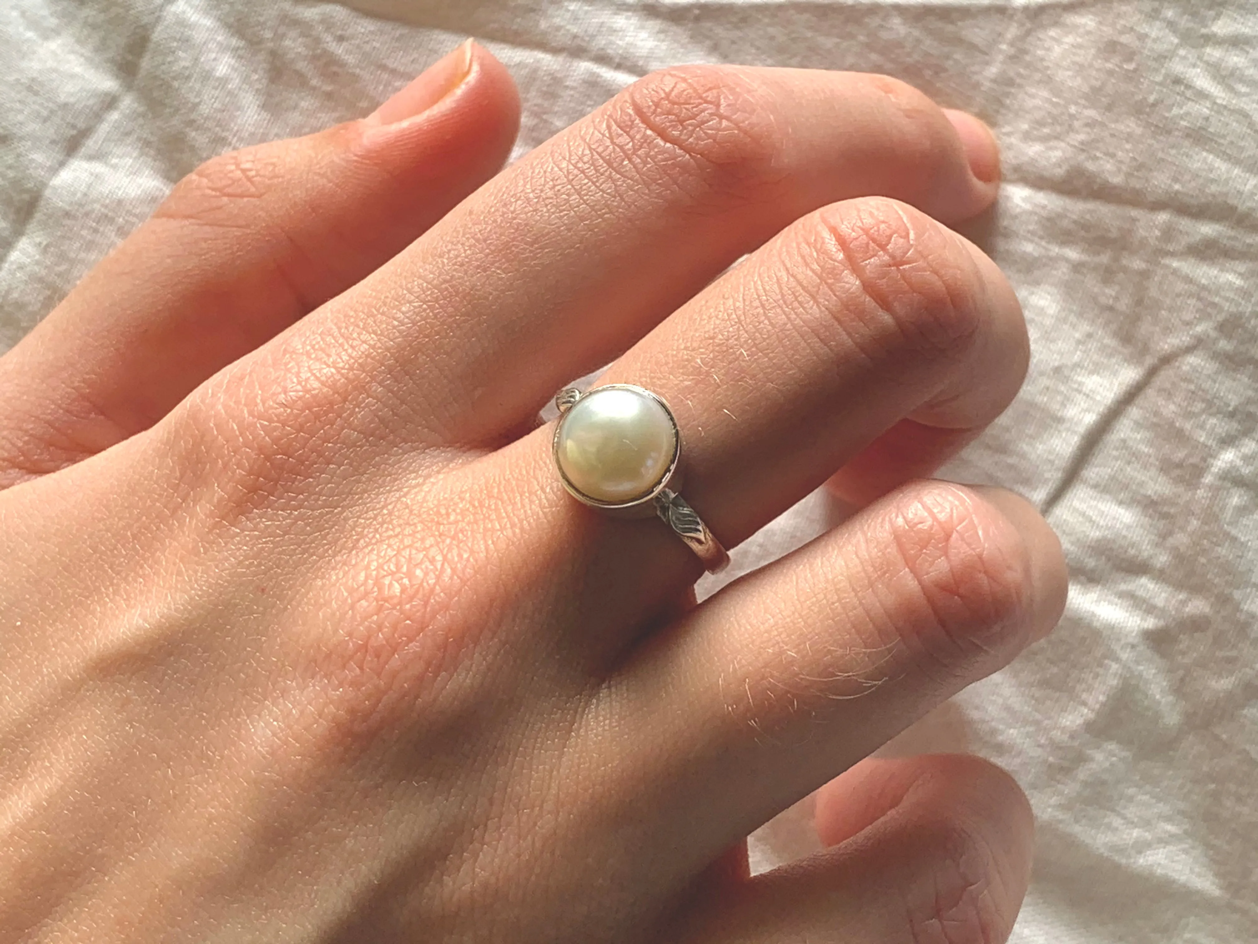 Pearl Engla Ring - Round (US 6.5 & 7)